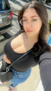 Jelas ngewe memek becek idaman laki banget nih rekaman asli Live